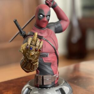 AE001413 DeadPool con Brazale